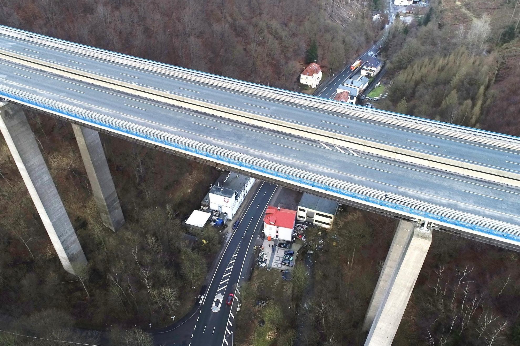 Die Talbrücke Rahmede ist seit Dezember für den Verkehr gesperrt und muss abgerissen werden.